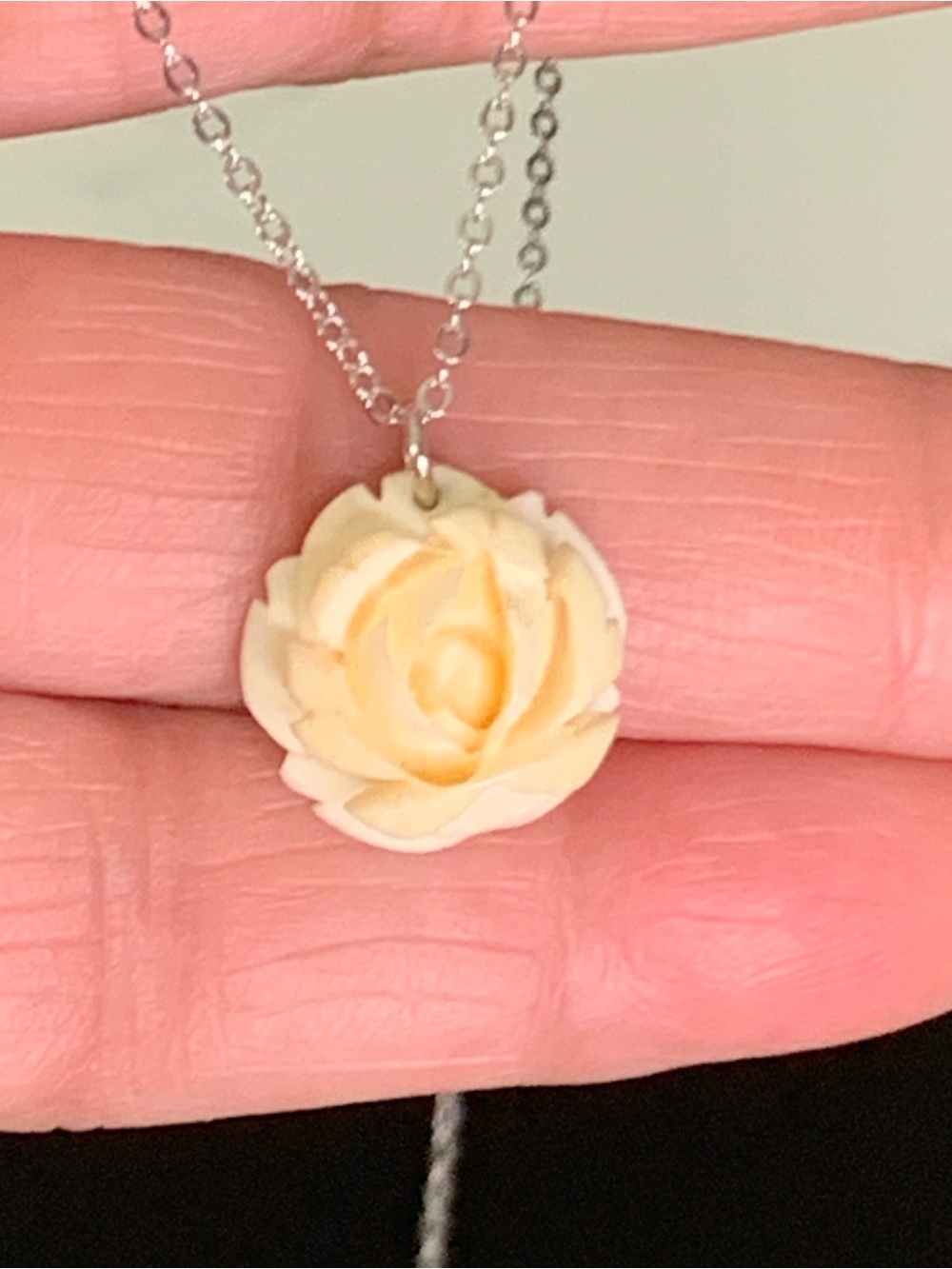 Vintage 925 Sterling Silver Carved Cream Rose Flower Pendant Necklace 18"